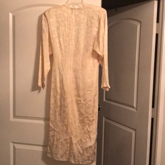 💥3 for $20 Ladies Dressy Dress very futzed - Picture 5 of 6